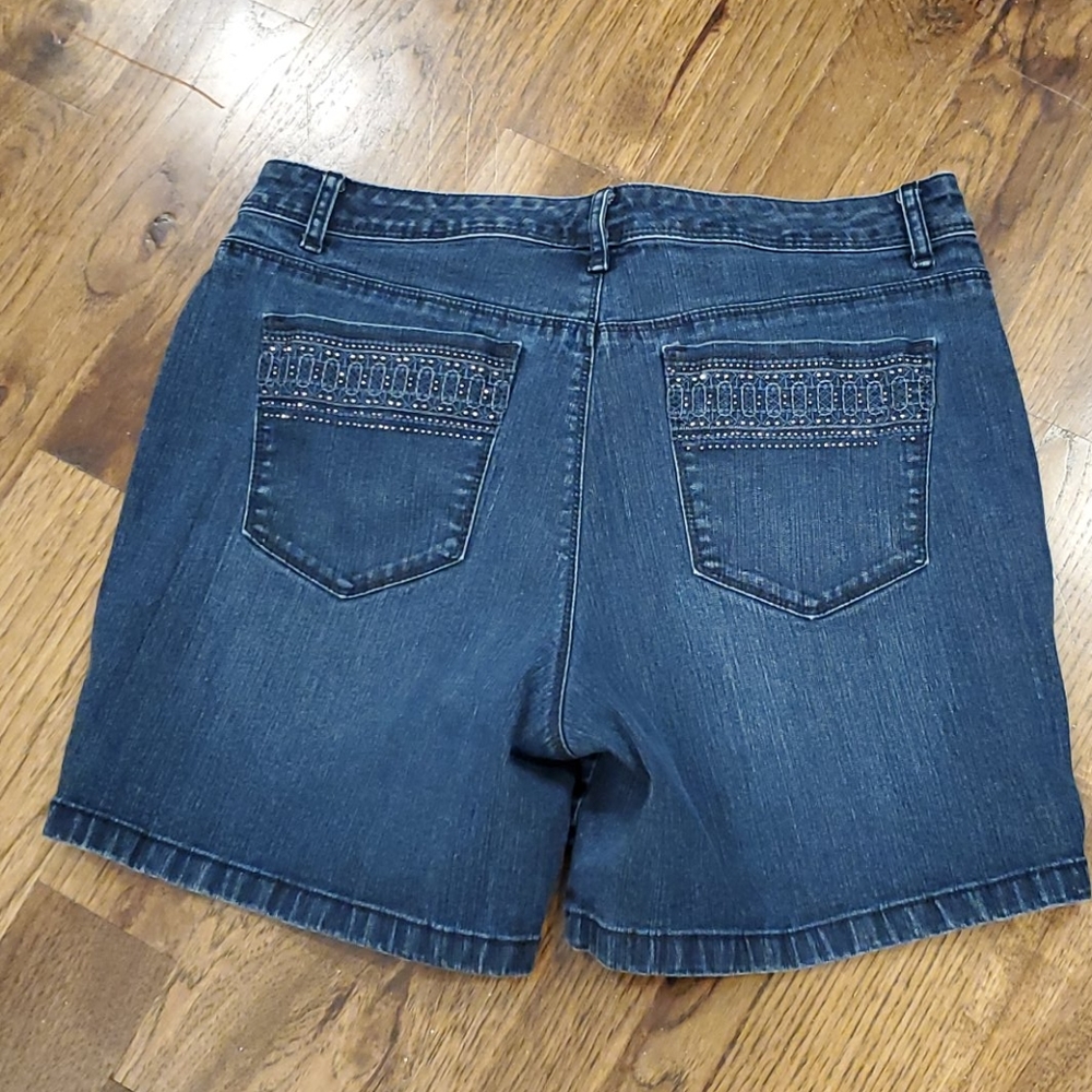 Gloria Vanderbilt denim studded shorts size 6